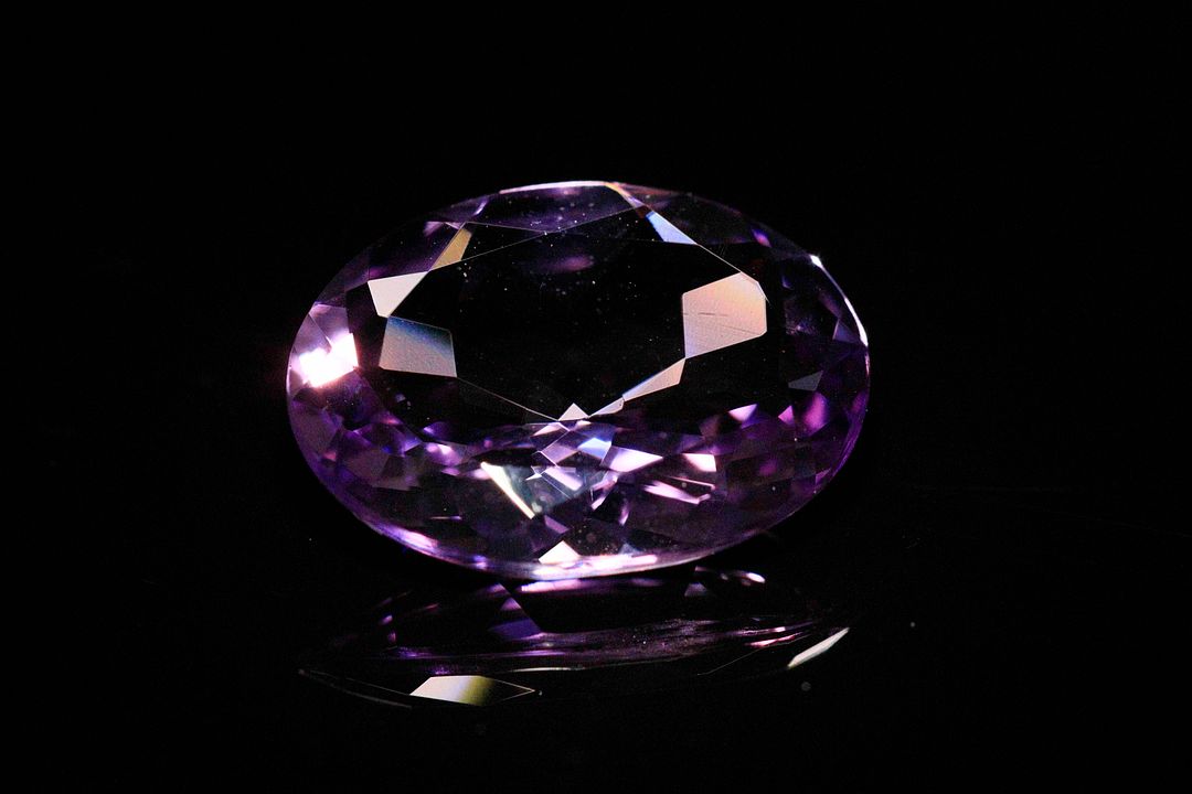Importante améthyste ovale. Belle couleur. 12.85 cts. 20.0mm x 15.0mm