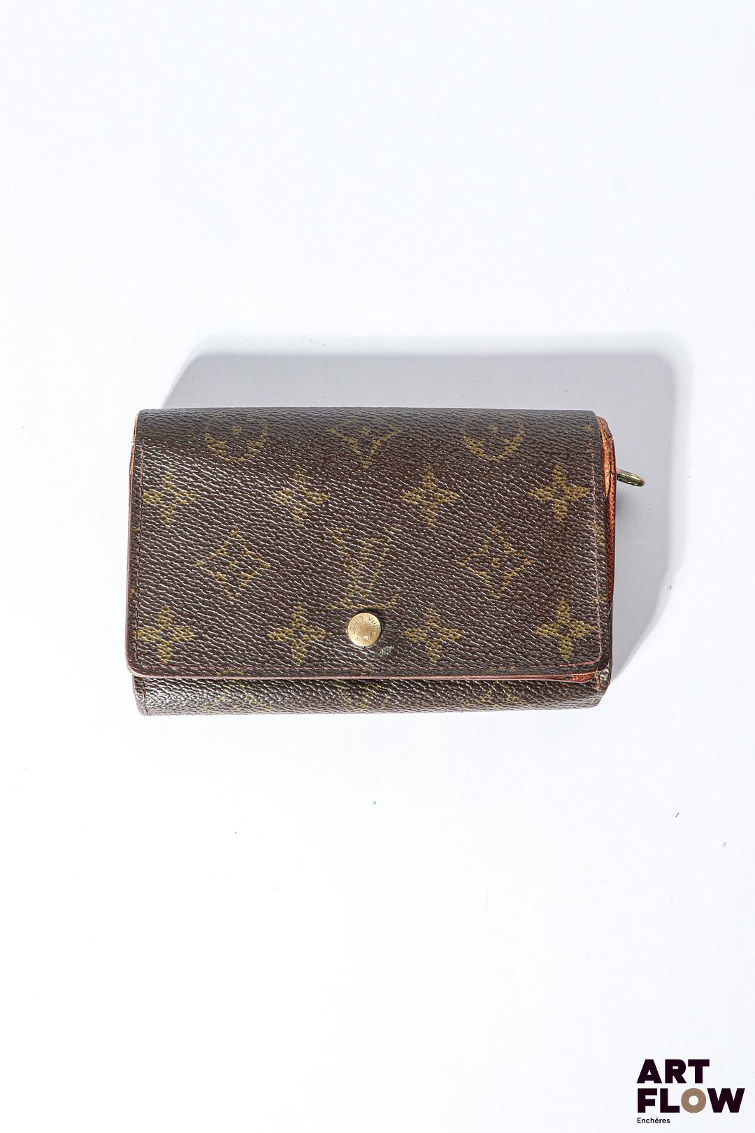 LOUIS VUITTON Portefeuille Dimensions : 9 x 14 cm Usures