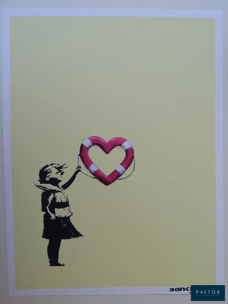 Banksy x Vandale Post-Moderne
  Girl With Heart Shaped Float (Yellow), 2021

Impression sur papier d'art Hahnemühle de qualité musée - 308 g/m²
  Édition limitée à 50 exemplaires (épuisée)
Dimensions : 33 x 43 cm / 13 x 17 pouces
 Certificat d'authenticité par Post Modern Vandal


Expédition obligatoire, jusqu'à 5 Lithographies dans votre colis pour 14,76€ TTC en France Métropolitaine, et 29,64€ TTC pour l'Europe