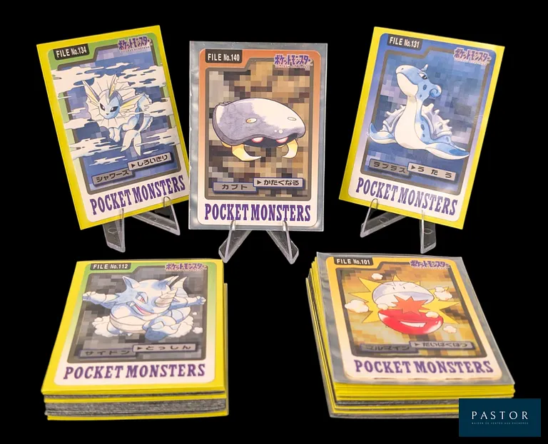 Ensemble de 47 cartes Pokémon :
Collection Cardass-Bandai Pocket Monster de 1997.
Exclusivité japonaise sortie juste avant le TCG que l'on connaît aujourd'hui.
Cartes en état global Excellent, en japonais.