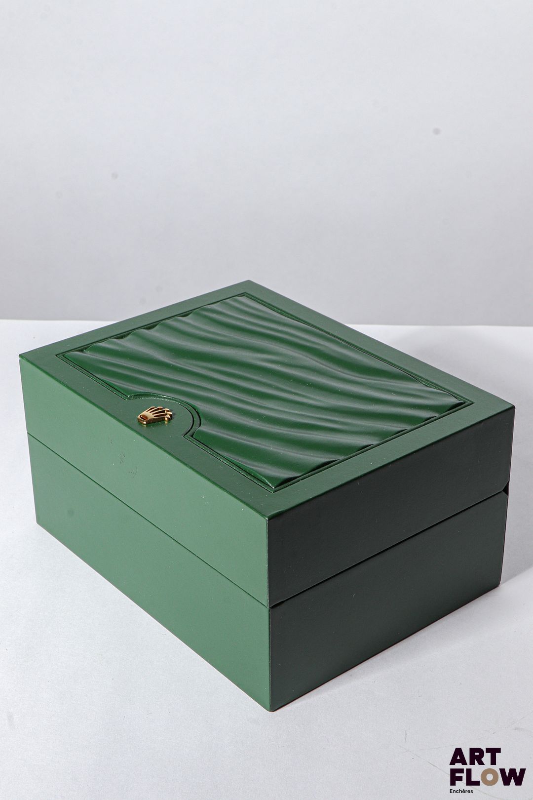 ROLEX Boîte, numérotée 30.00.01 Dimensions : 15 x 11,5 x 8 cm Tâches