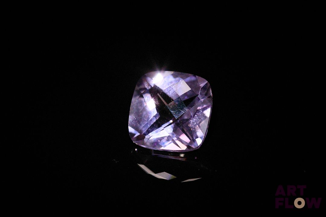 Améthyste carrée fantaisie. Jolie couleur, VS. 3.86 cts. 10.0mm x 10.0mm