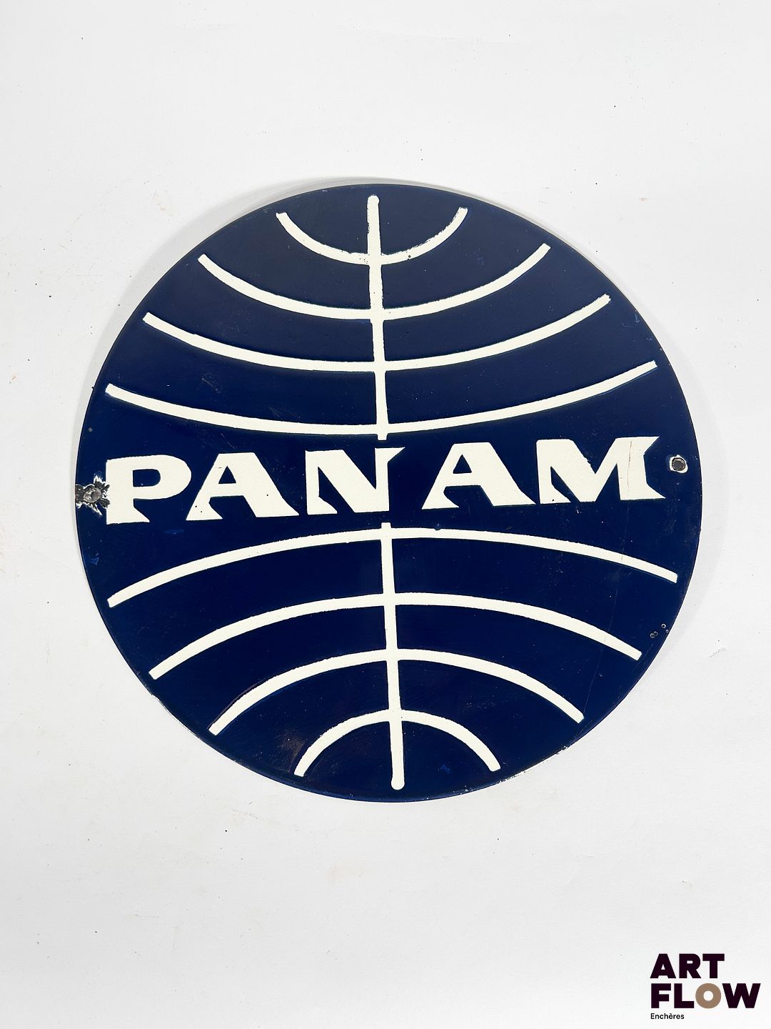 Plaque émaillée ronde Panam Diamètre : 30 cm Petits éclats et traces de rouille Reproduction moderne