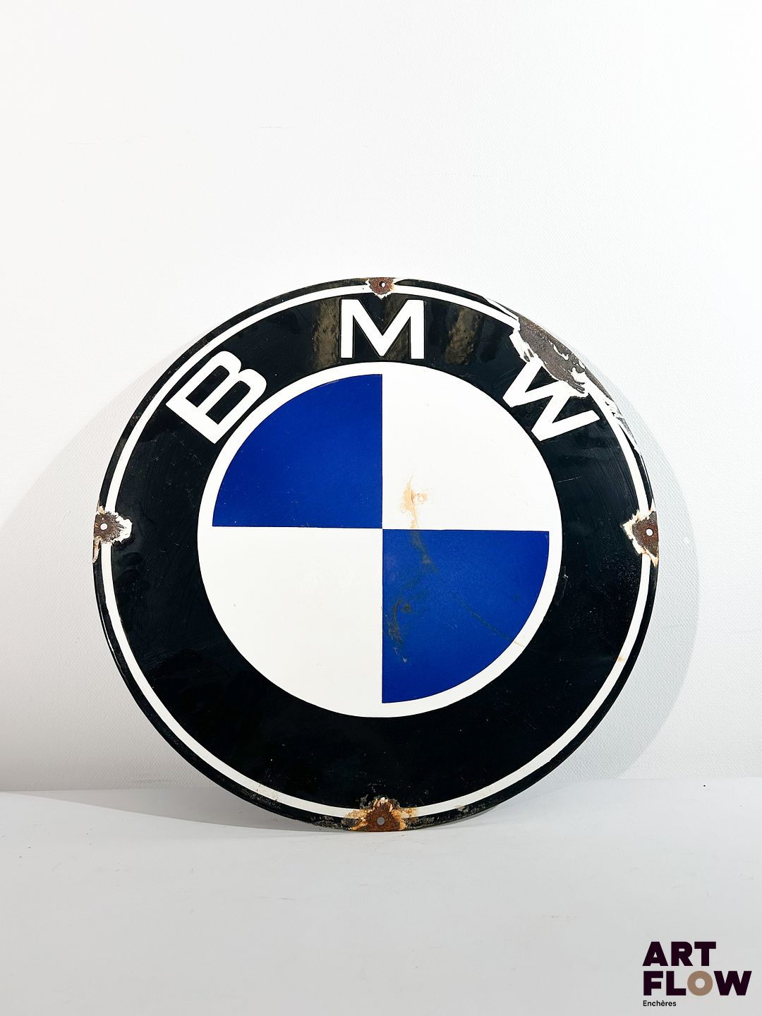 Plaque émaillée ronde BMW Diamètre : 48 cm Petits éclats et traces de rouille