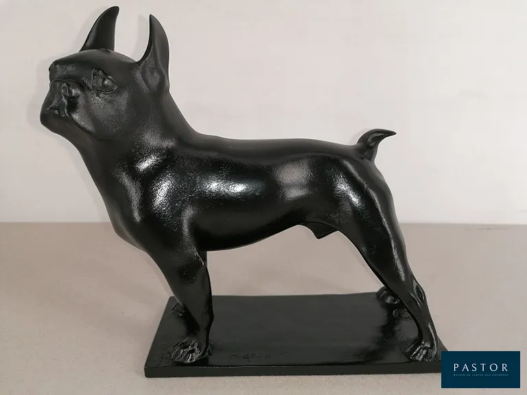François Pompon (d'après)
  Terrier de Boston
  
  Sculprture en résine
 moulée sur l'œuvre originale de François Pompon
dont l'originale est conservée au Musée d'Orsay
    Porte le cachet sec sur la terrasse
Dimensions : 20.5 x 18 x 9.5 cm


Expédition obligatoire, jusqu'à 5 Lithographies dans votre colis pour 14,76€ TTC en France Métropolitaine, et 29,64€ TTC pour l'Europe