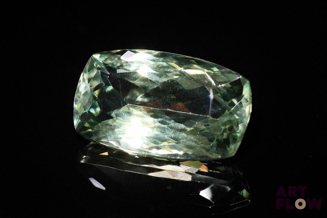 Améthyste verte (prasiolite) coussin. Probablement Brésil, VVS. 17.18 cts. 21.5mm x 13.0mm