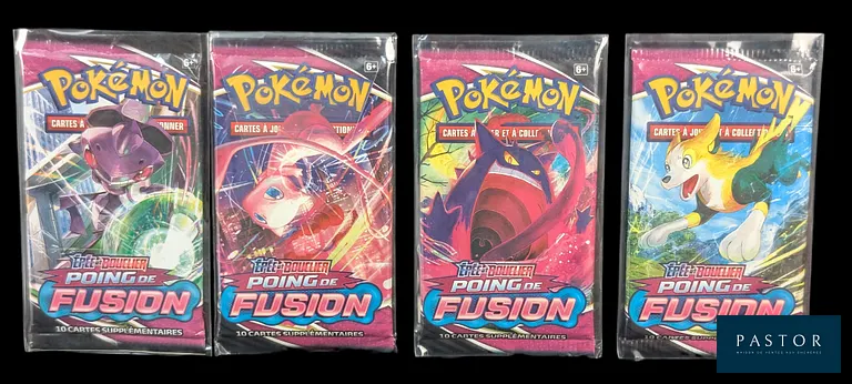 Réunion de 4 boosters Pokémon scellés.
Artset de la série du bloc Épée&Bouclier : Poing de Fusion (EB08).
En français.
