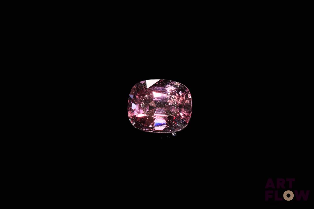 Spinelle violet coussin. Probablement Birmanie, belle couleur, non chauffé. 1.50 ct. 7.0mm x 6.0mm