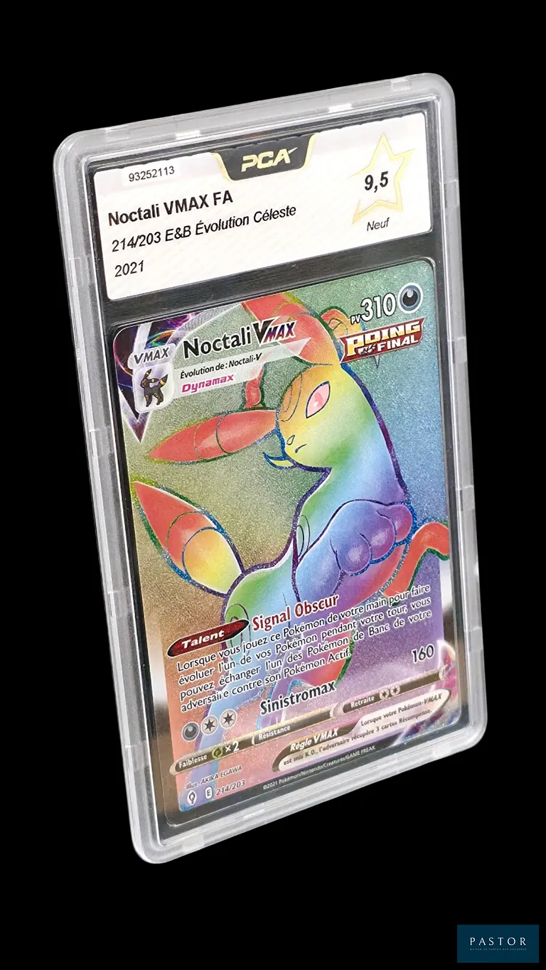 Carte Pokémon gradée Noctali VMAX 214/203 – Secrète Rainbow – PCA 9,5.
Série du bloc Épée&Bouclier : Évolution Céleste.
Carte en état Neuf (PCA 9,5), en français.
Illustrateur : AKIRA EGAWA.