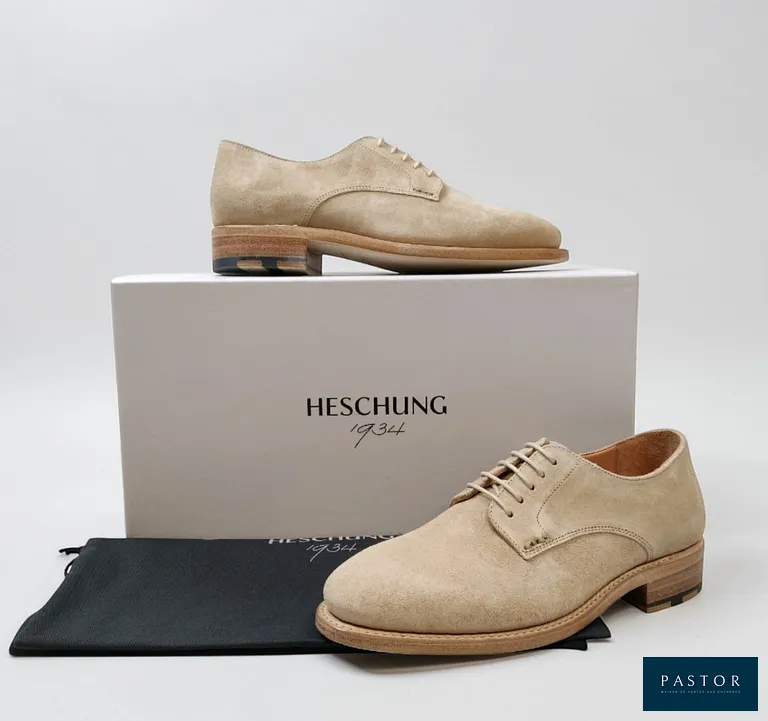 HESCHUNG. Paire de derbies "Anemone" en cuir velours sable, P.5,5. NEUVE avec boîte et dust-bag - TVA Récupérable
