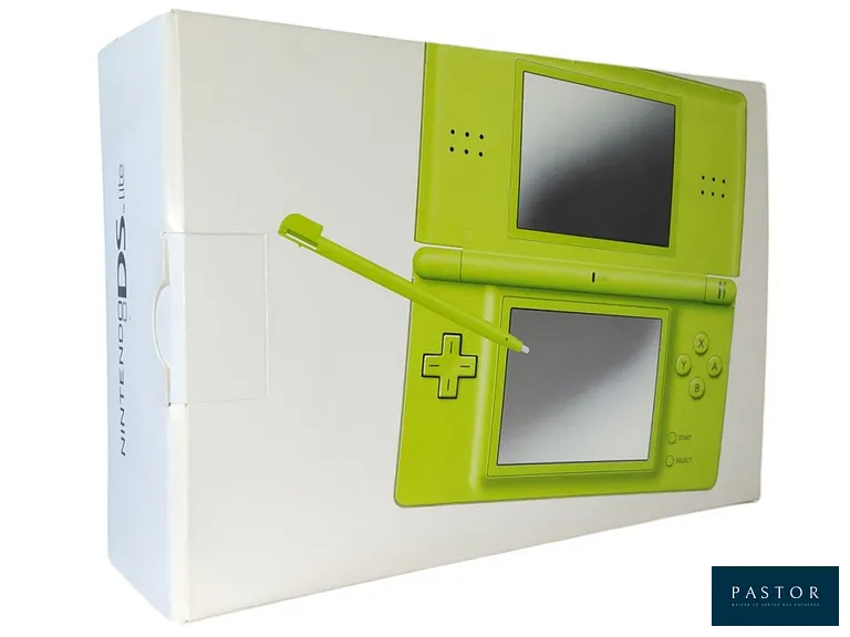 NINTENDO DS LITE - NINTENDO - Nintendo DS Lite Vert Pomme - Boîte + notices + chargeur - Aucune trace d'utilisation. TBE.