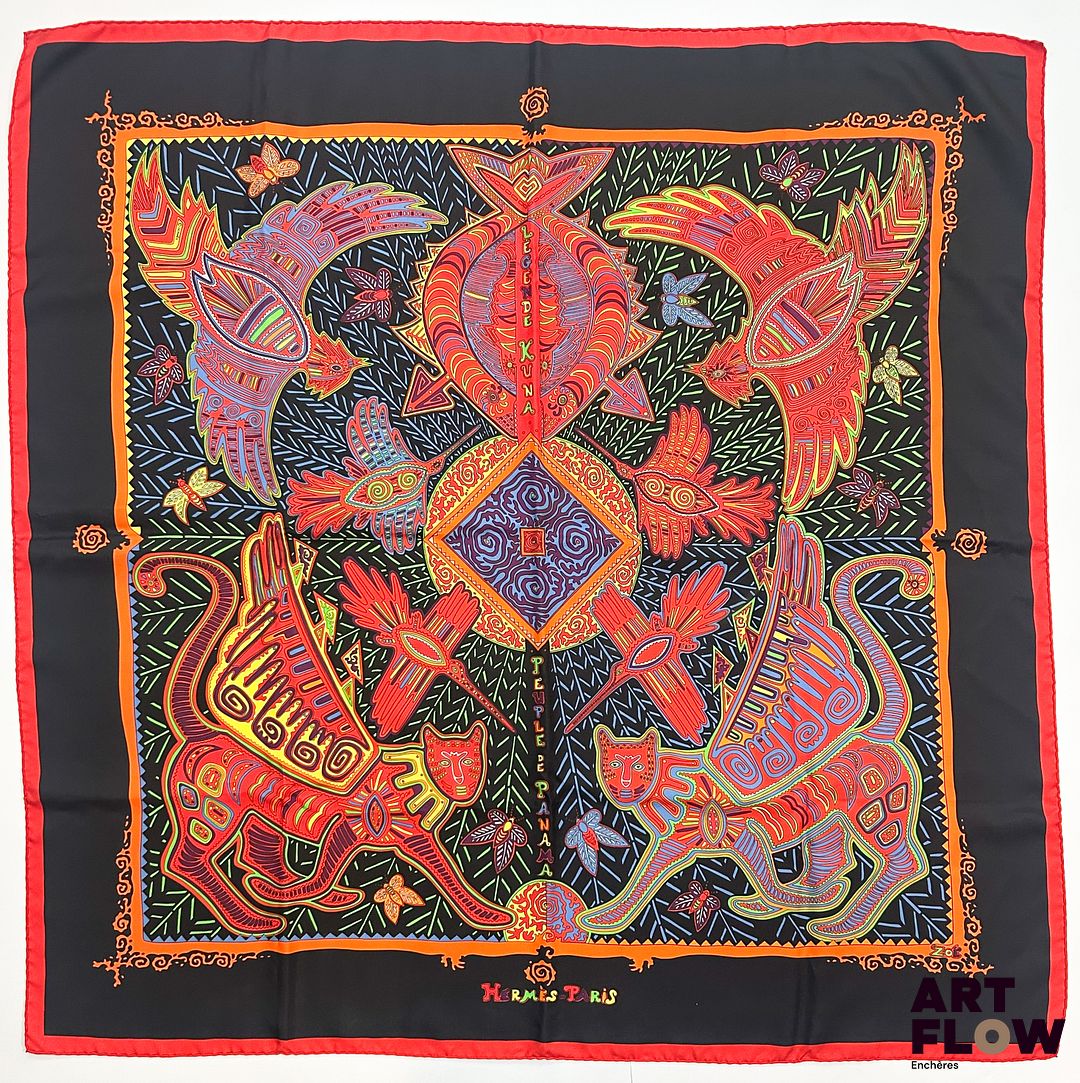 HERMÈS Modèle "Légende Kuna - Peuple de Panama" d'après un dessin de Zoé PAUWELS Carré en twill de soie à bordure noire et rouge 1ère édition 2002 90 x 90 cm Etat proche du neuf, dans ses plis d'origine. Avec boîte et surboîte Bibliographie : Genevieve Fontan, Carrés d'art, Dictionnaire illustré des carrés Hermès valeur, 2025, p.153