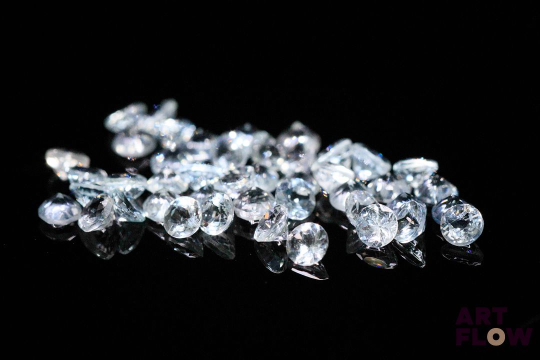 Quarante-cinq aigue-marines rondes. Non chauffée. 5.26 cts. Diam. moy.: 3.0mm