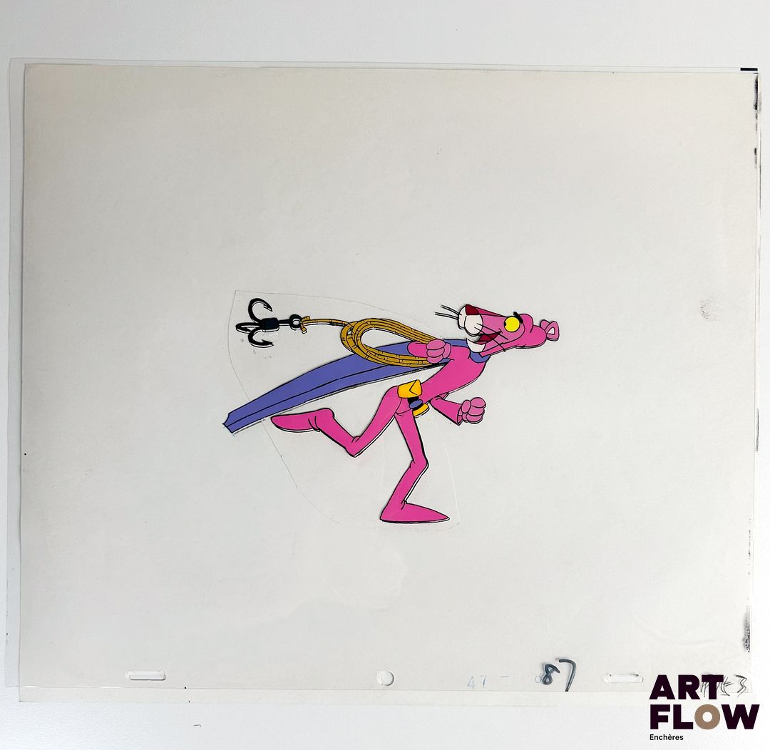 La Panthère Rose (The Pink Panther),d'après Friz Freleng Cellulo à l’encre et à la gouache représentant la Panthère Rose tenant un hameçon Animé américain d'après la série créée par Friz Freleng et David DePatie "La Panthère Rose est le personnage principal de son univers animé. C’est une panthère anthropomorphe, élégante et malicieuse, connue pour son calme, son humour subtil et ses situations comiques souvent muettes. Elle se distingue par sa capacité à se sortir habilement de situations absurdes tout en conservant son style raffiné et son charme unique." Dimensions : 27 x 31,5 cm