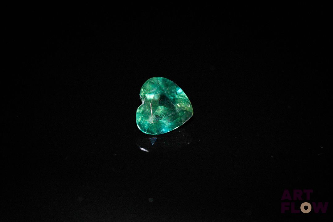 Saphir bleu vert coeur. Très belle couleur. 1.10 ct. 6.3mm x 6.0mm