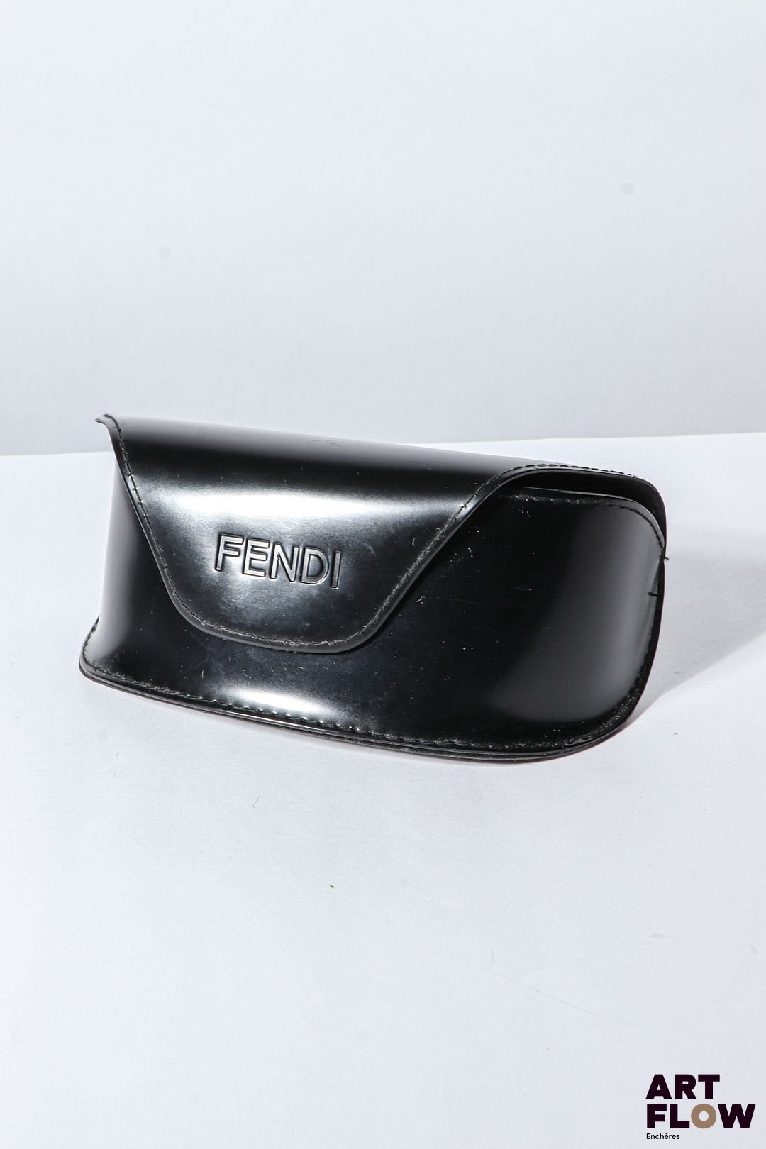 FENDI Etui à lunettes noir Dimensions : 7 x 16,5 cm