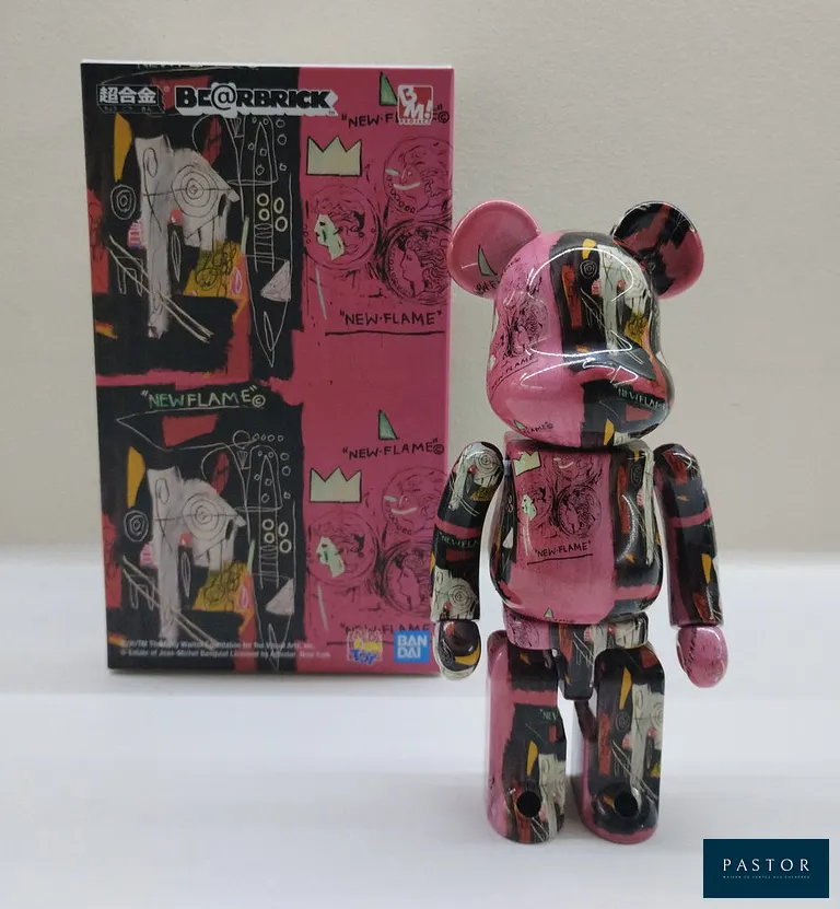 Medicom Toy
Chogokin BE@RBRICK Andy Warhol × Jean-Michel Basquiat

Rare Bearbrick Chogokin (super alliage) en acier totalement articulé.
Le Bearbrick est un 200%

Année 2024
Parfait Etat, importé du Japan
Dimension 15 * 7 * 4 cm
Emballage soigné suivi et assurance


Expédition obligatoire, jusqu'à 5 Lithographies dans votre colis pour 14,76€ TTC en France Métropolitaine, et 29,64€ TTC pour l'Europe