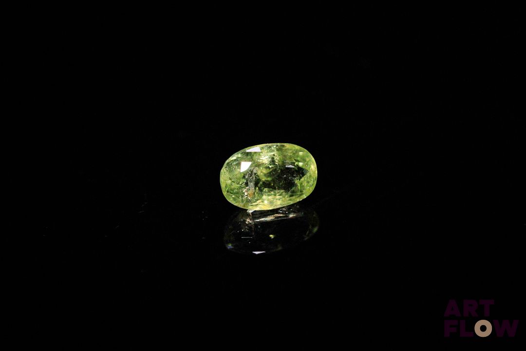 Tourmaline verte ovale. Non chauffée. 1.38 ct. 7.8mm x 5.0mm