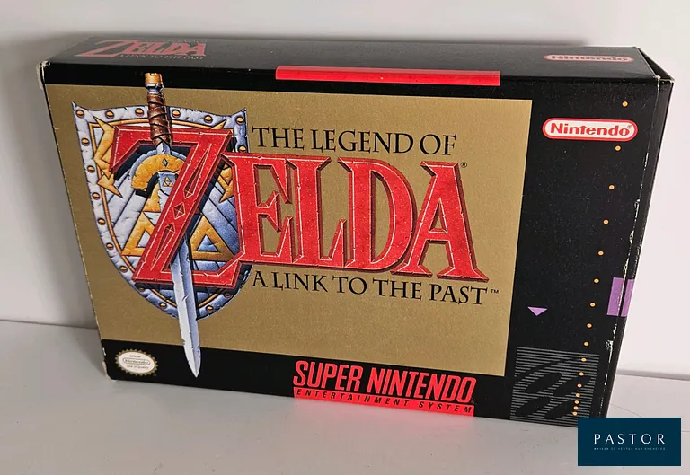NINTENDO - SUPER NES. Jeu : The Legend Of Zelda A Link To The Past. Ultra complet avec boite, notice, cartouche et cartes (dont la carte des secrets). Version US. TBE. Culte. Sortie : 1992. Aventure