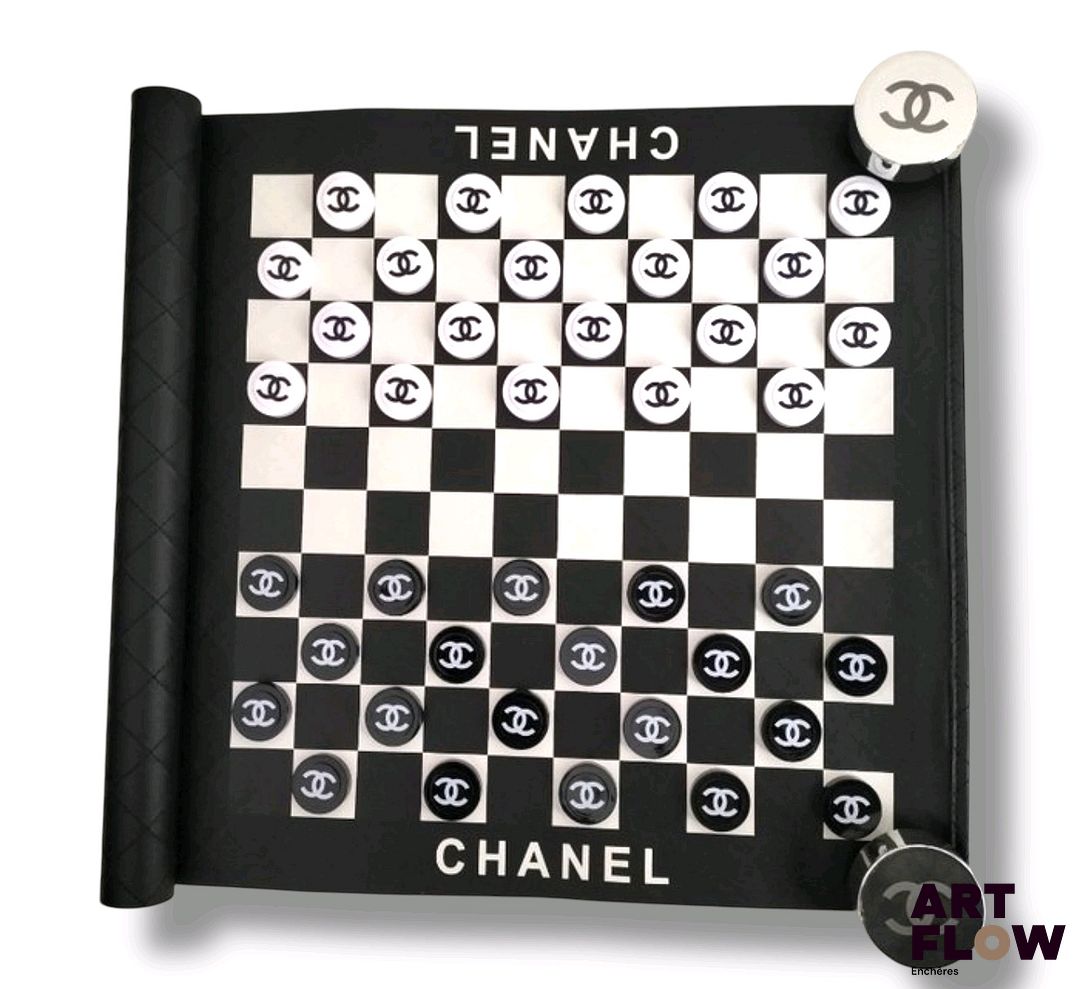 Jeu de dames Chanel Édition Limitée. Jamais utilisé - Expédition obligatoire.