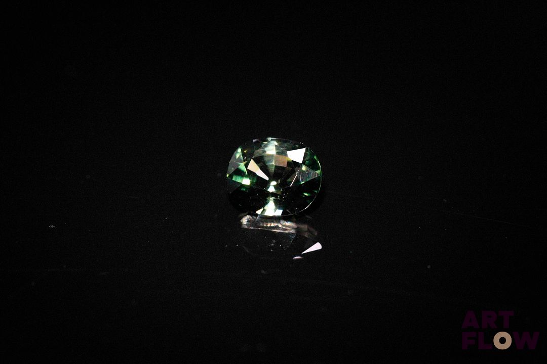Tourmaline verte ovale. Belle couleur. 1.25 ct. 7.0mm x 5.7mm