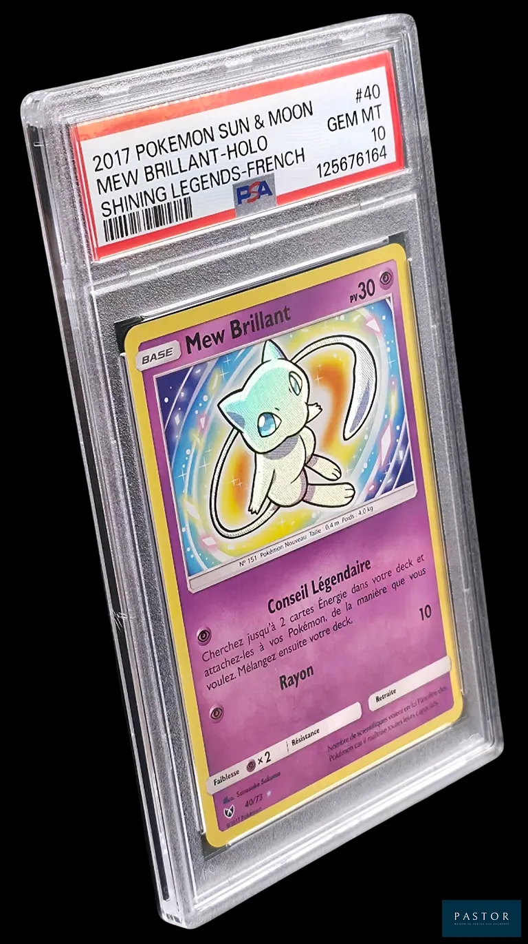 Carte Pokémon gradée Mew Brillant 40/73 - Shiny - PSA 10. 
Série du bloc Soleil&Lune : Légendes brillantes (SL3.5).
Carte en état Gem Mint (PSA 10), en français.
Illustrateur : Sanosuke Sakuma.