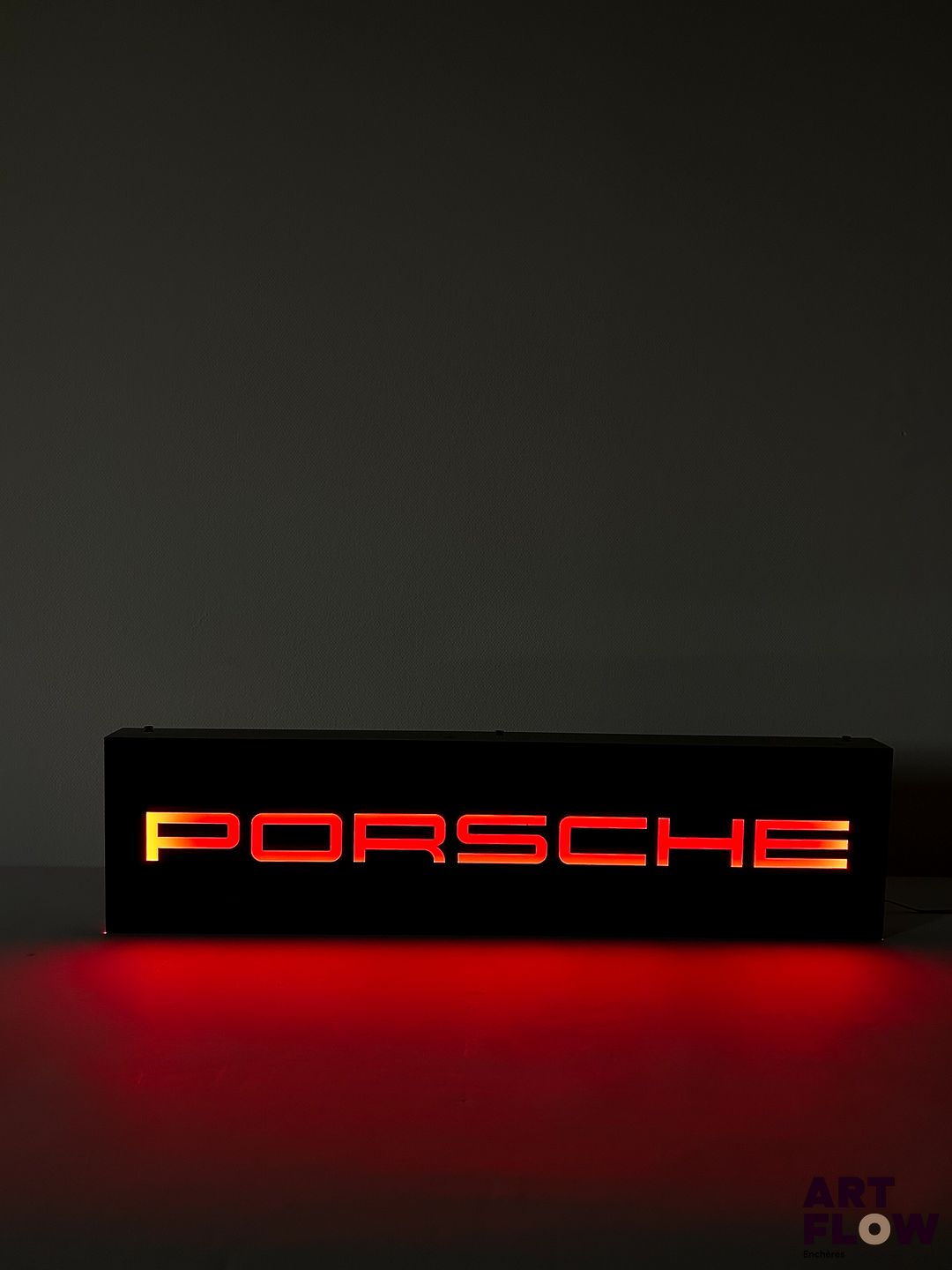 Enseigne lumineuse Porsche Dimensions : 15 x 60 cm Fonctionnelle