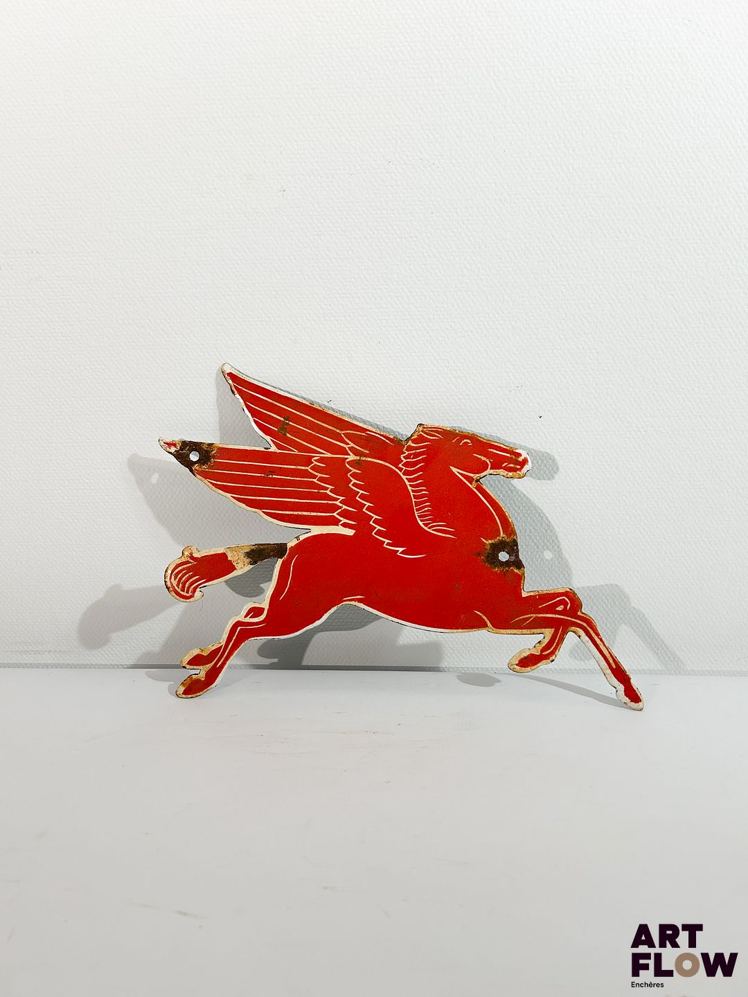 Plaque émaillée Pégase Dimensions : 21 x 30 cm éclats et traces de rouille