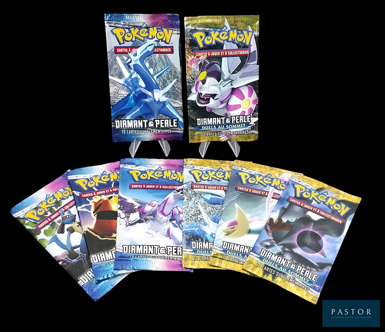 Réunion de 8 boosters Pokémon vides - Majoritairement bien ouverts.
Séries du bloc Diamant&Perle :
- Artset de Diamant&Perle 
- Artset de Duels au Sommet
En français.