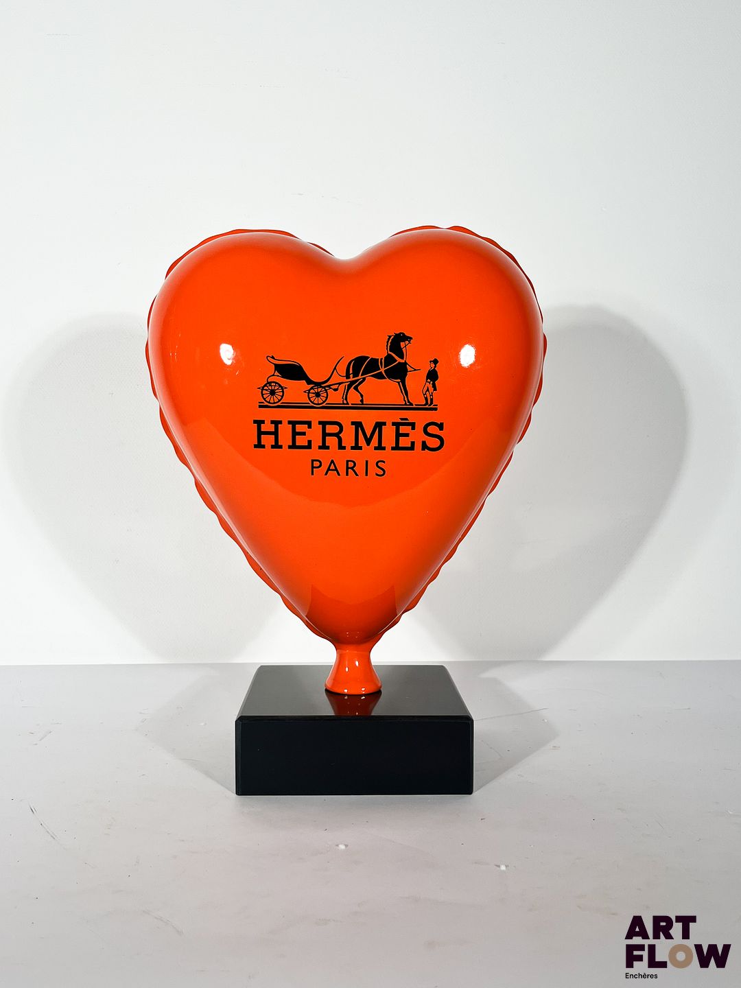 The Nineties "Hermès Heart", 2025 Sculpture en résine chromée, numérotée 1/2 H. 38 cm Avec certificat d'authenticité
