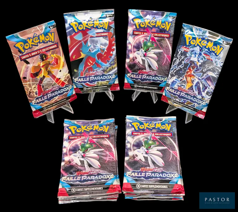 Ensemble de 15 boosters Pokémon - Scellés.
Série du bloc Écarlate&Violet : Faille Paradoxe (EV04).
Boosters issus de coffrets divers.
En français.