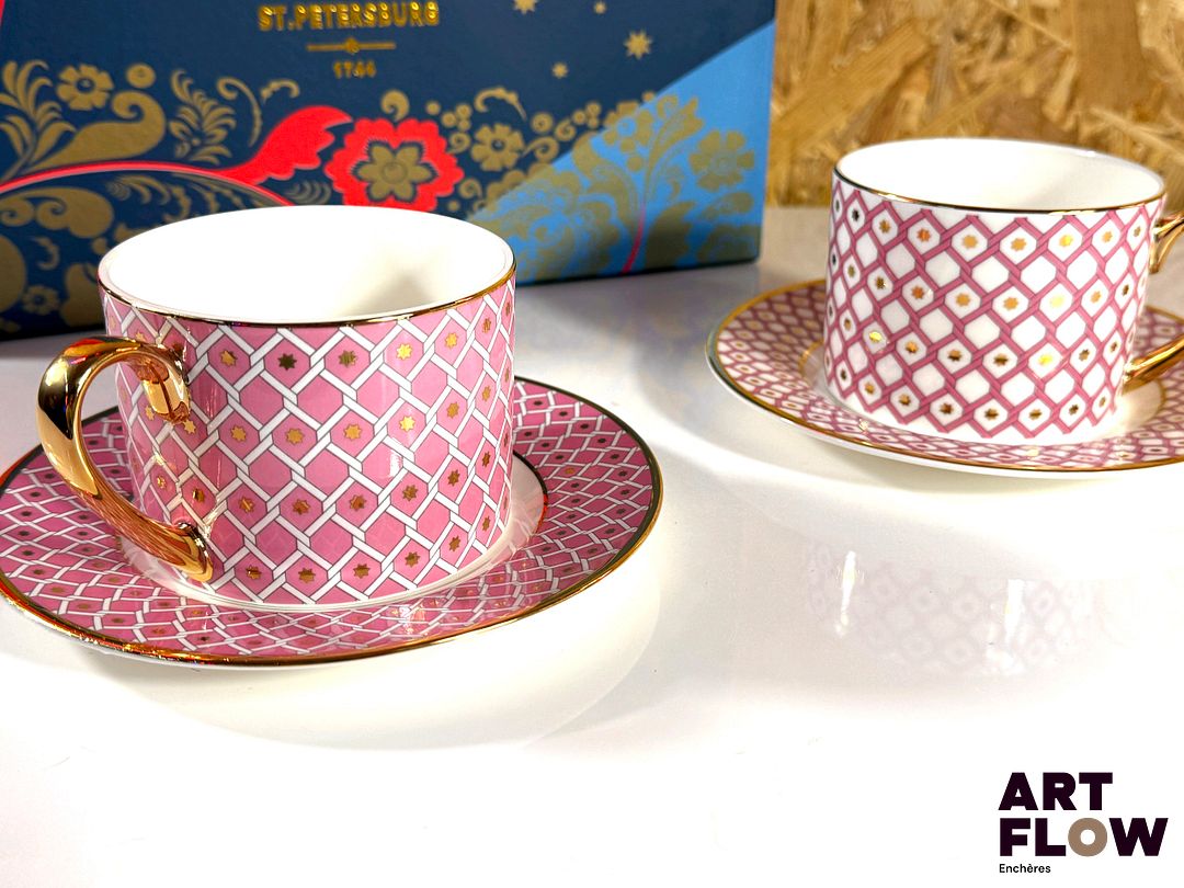 Service thé et café en Porcelaine fine de Lomonosov à Saint Pétersbourg. Anses de tasses plaquées en or 22 carats. Neuf jamais utilisé - Expédition obligatoire.