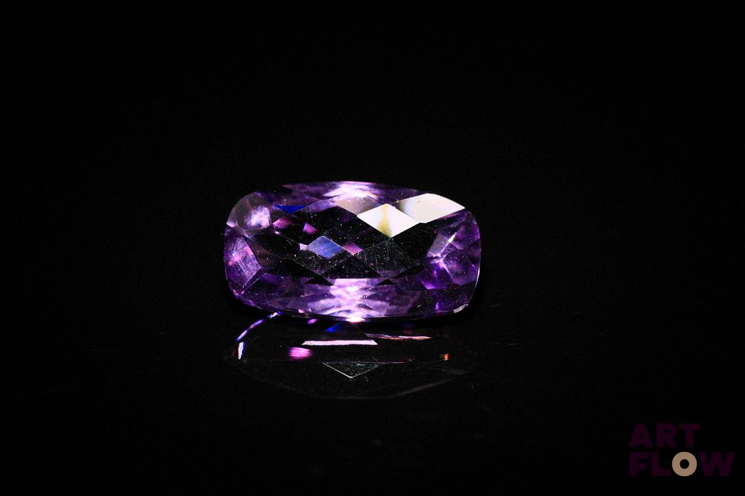 Améthyste coussin. 4.21 cts. 14.0mm x 8.0mm