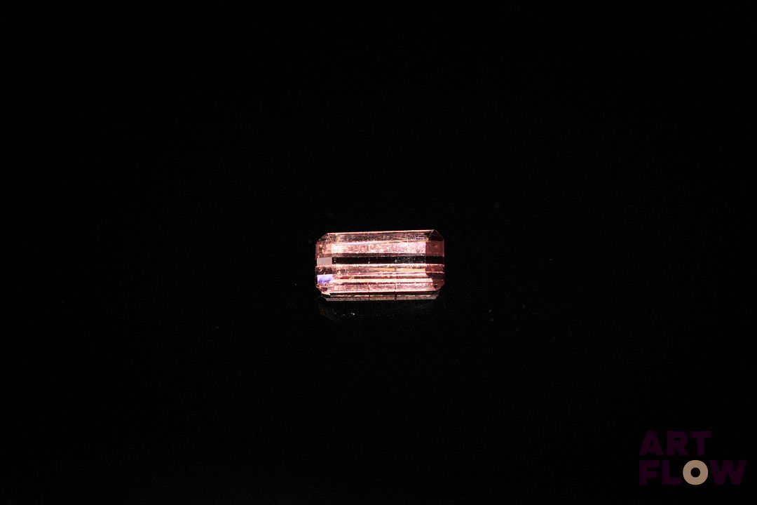Tourmaline rose baguette. Jolie couleur, non chauffée. 0.50 ct. 6.0mm x 2.0mm