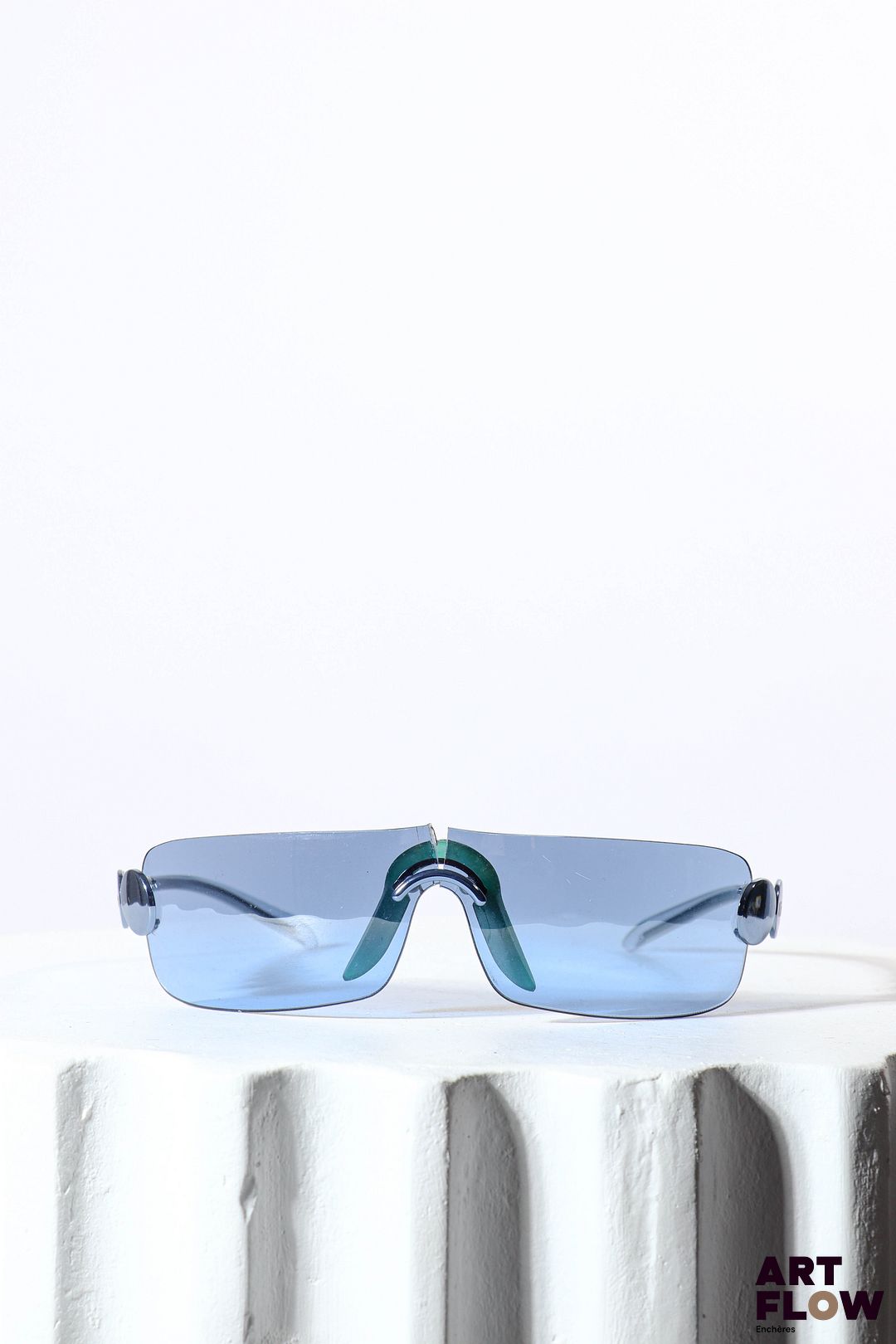 CHRISTIAN DIOR Paire de lunettes Légères rayures et accident sur le verre