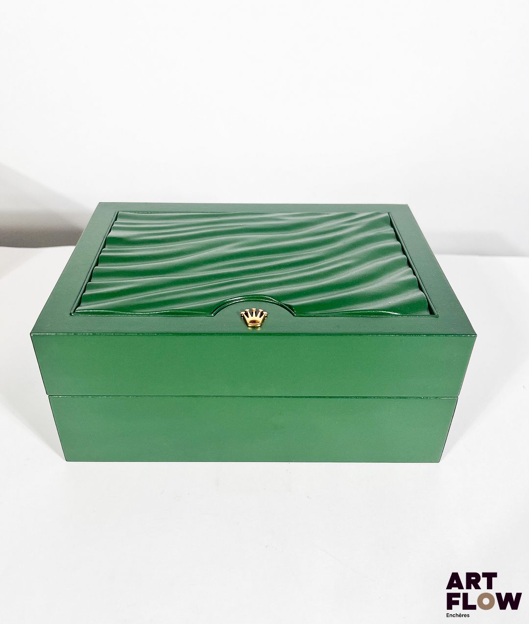 ROLEX Boîte et sur boîte, numérotée 31.00.64 8 x 18 x 13 cm En l'état (importantes traces et usures et accidents sur la sur boîte notamment)