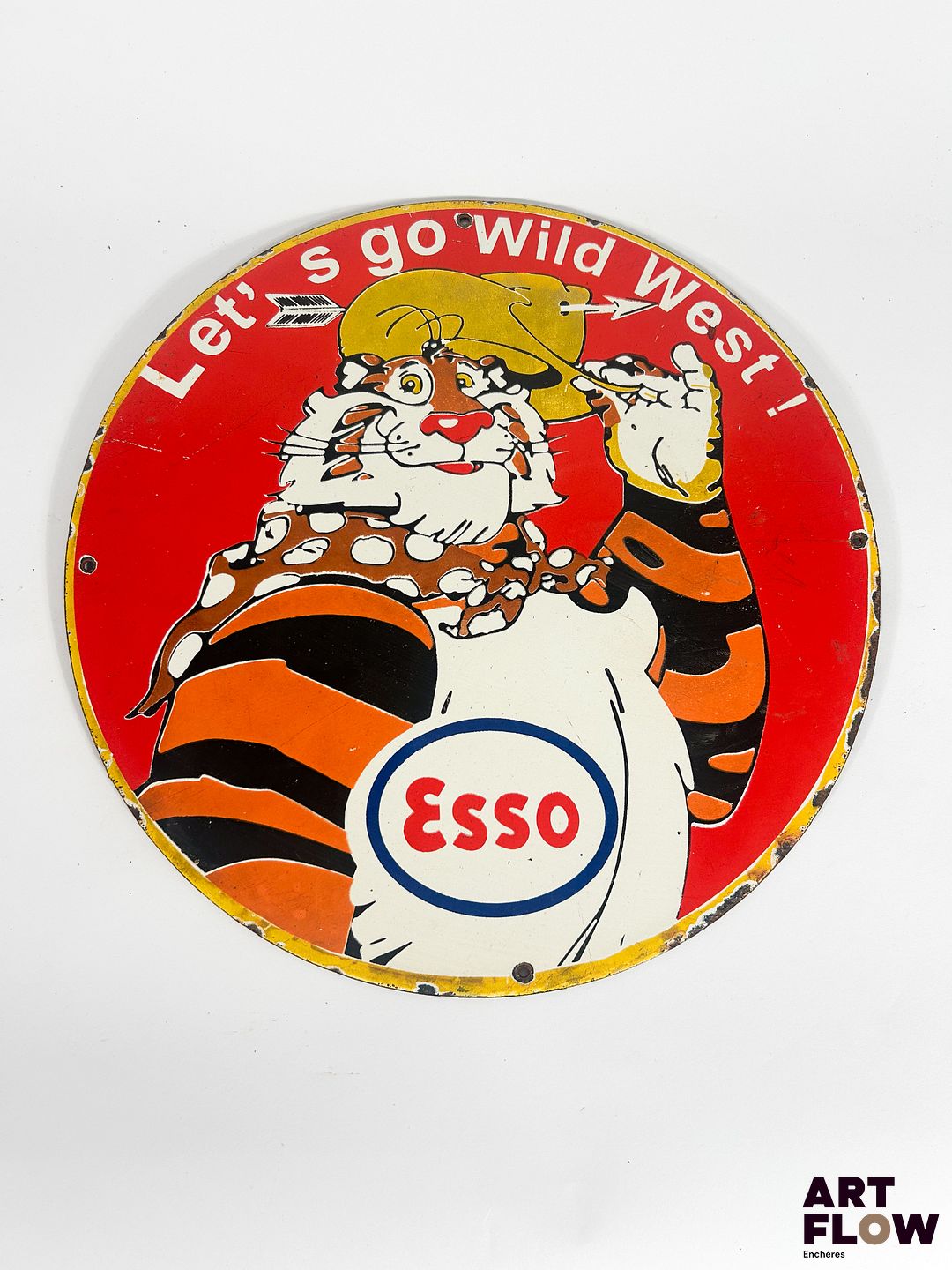 Plaque émaillée ronde Esso Diamètre : 30 cm Petits éclats et traces de rouille Reproduction moderne