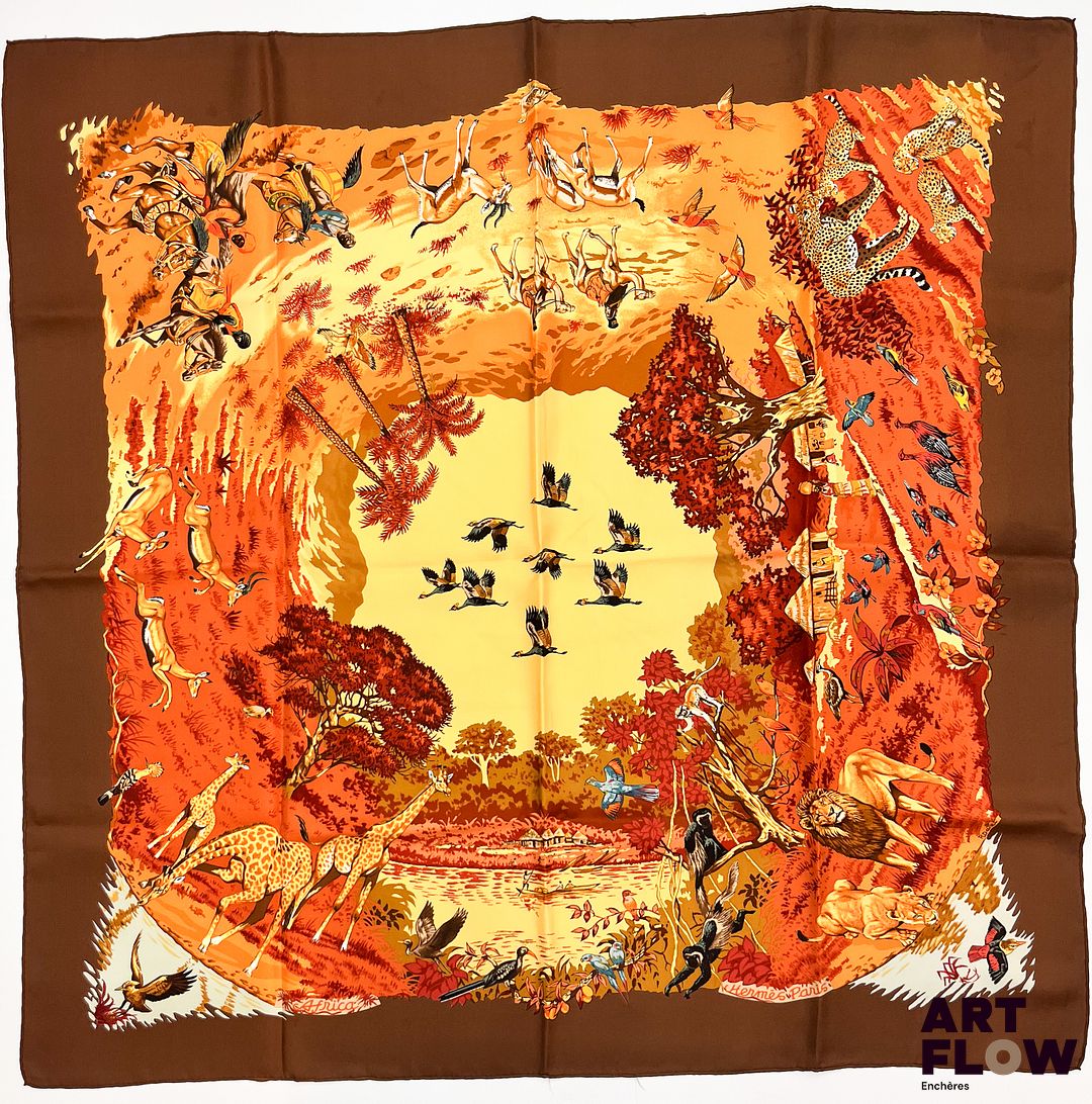 HERMÈS Modèle "Africa" Carré en twill de soie d'après Robert DALLET 90 x 90 cm Très bon état général malgré de très légères salissures. Avec boîte