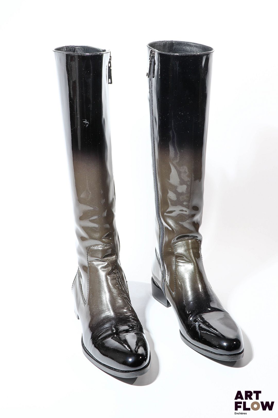 PRADA Paire de bottes à bout pointu en cuir verni en dégradé de bronze et noir Pointure 37 Talon de 2 cm Très bon état général
