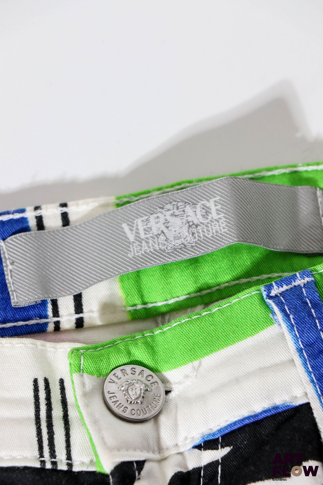VERSACE Jeans Couture Jean droit en toile à motifs multicolores. Taille 31/45. Excellent état général