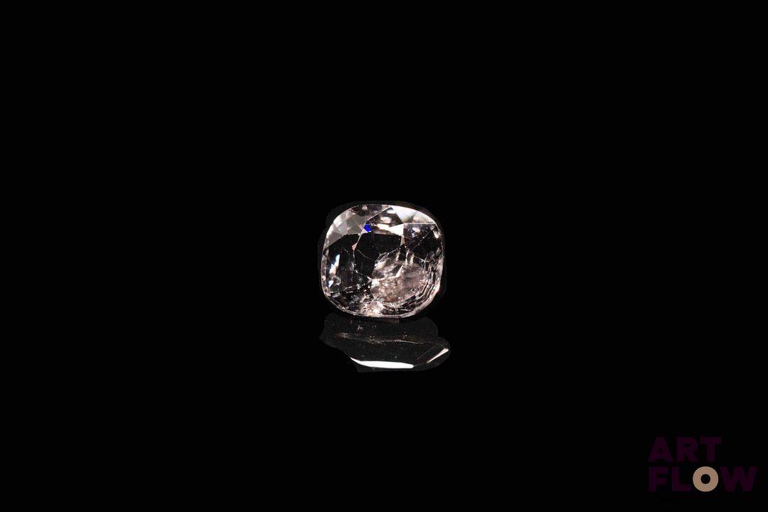Spinelle violet coussin. Probablement Birmanie, belle couleur, belle clarté, non chauffé. 1.29 ct. 6.0mm x 4.0mm