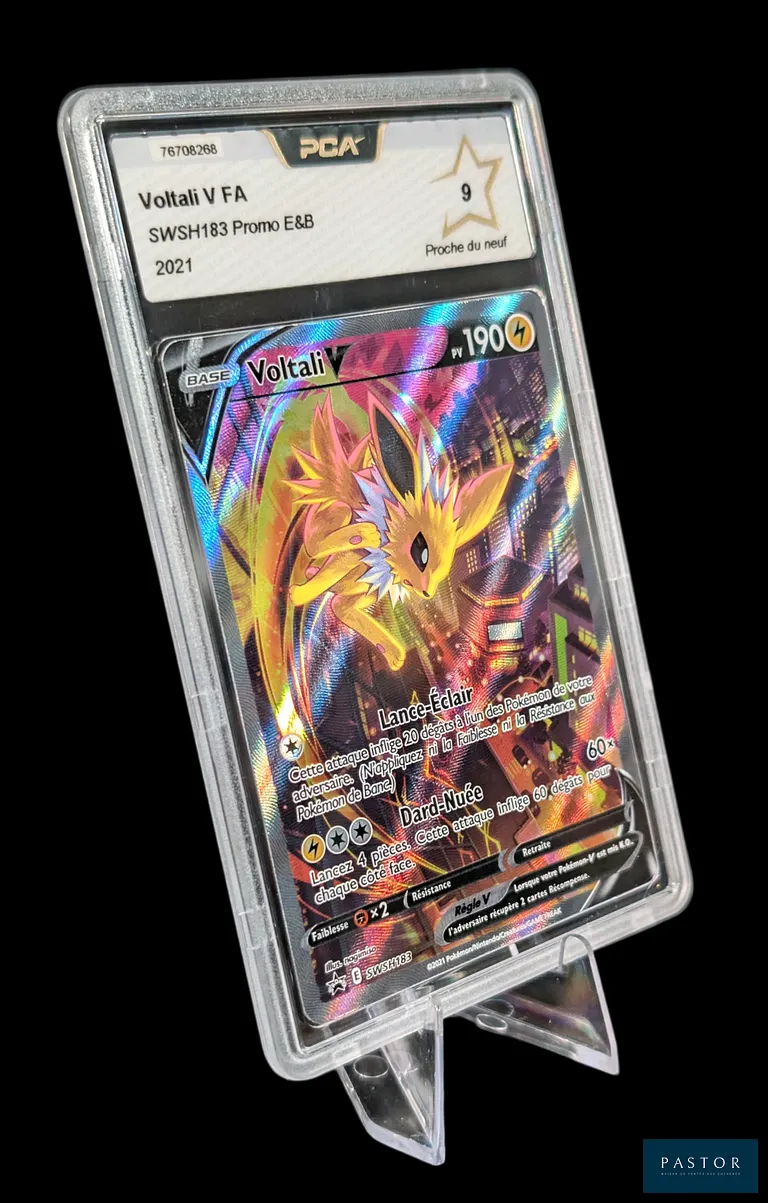 Carte Pokémon gradée Voltali SWSH183 - Alternative Promotionelle - PCA 9.
Carte promotionnelle du bloc Épée&Bouclier.
Carte en état Proche du Neuf (PCA 9), en français.