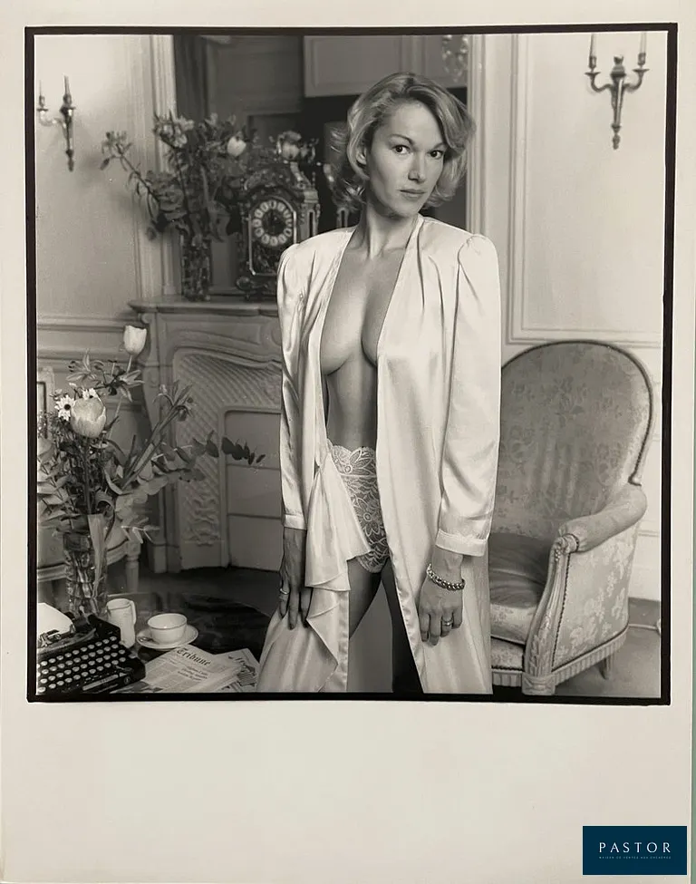 Pascal Baril 1963
Brigitte Lahaie , Paris, France 1988
  
  Tirage argentique d'époque
 Séance photo à l'hôtel de La Trémoille, Paris 1988
 Format: Image 24 x 30cm
  signé


Expédition obligatoire, jusqu'à 5 Lithographies dans votre colis pour 14,76€ TTC en France Métropolitaine, et 29,64€ TTC pour l'Europe