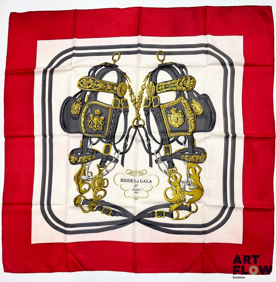 HERMÈS Modèle "Brides de Gala" Carré en twill de soie d'après Hugo GRYGKAR 90 x 90 cm Importantes décolorations et taches