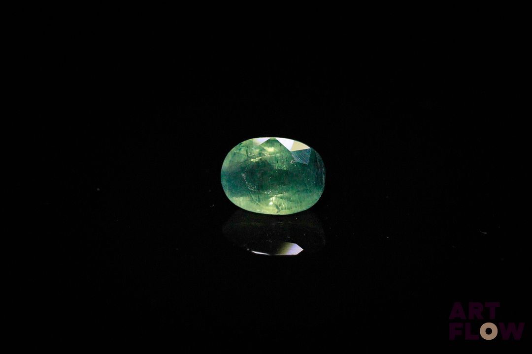 Saphir vert ovale. 1.92 ct. 8.0mm x 5.8mm