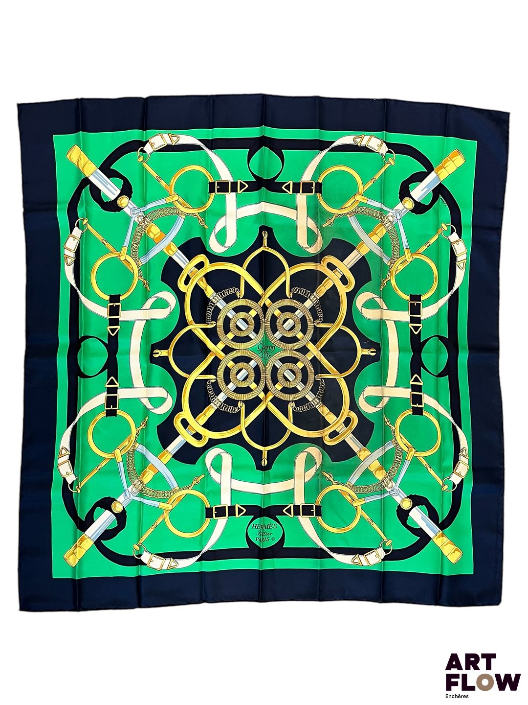 HERMÈS Paris Carré en twill de soie Modèle "Éperons d'or", d'après Henri D'Origny 90 x 90 cm Tâches. a nettoyer