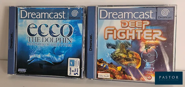 SEGA - DREAMCAST. Lot de 2 jeux Dreamcast : Ecco The Dolphin Defender of the Future et Deep Fighter. Complet avec boite, notice et CD. TBE
