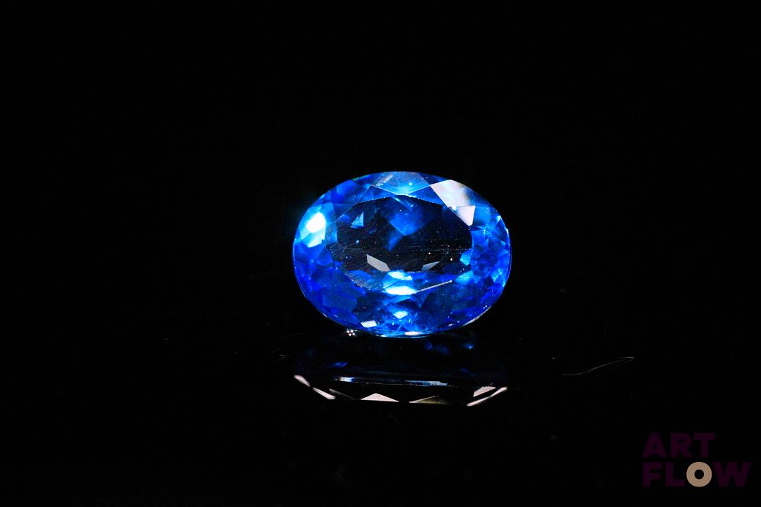 Topaze ovale. Traitement de surface, VS. 4.50 cts. 11.0mm x 9.0mm