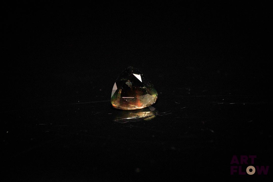 Saphir fumé trillion. Givres. 1.13 ct. 6.7mm x 6.7mm