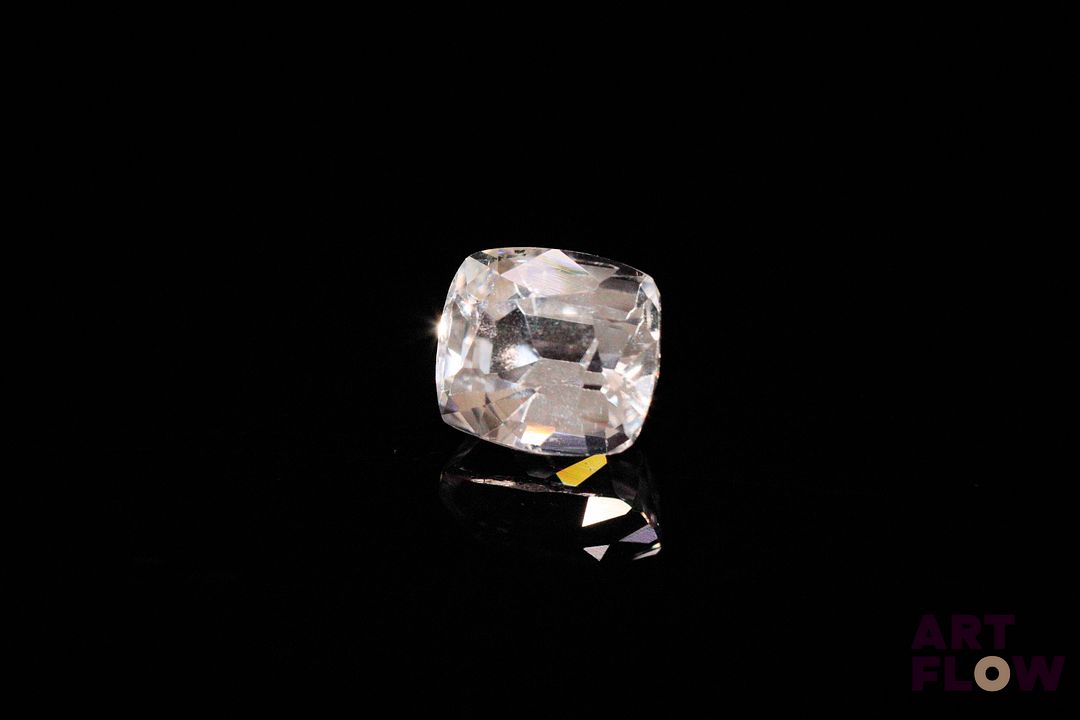 Kunzite coussin. Belle couleur, VS. 3.32 cts. 9.0mm x 8.0mm